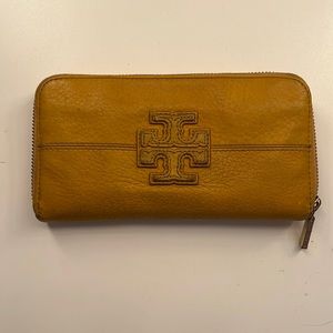 STACKED T ZIP CONTINENTAL WALLET - GOLDEN YELLOW